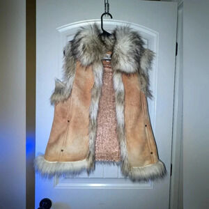 Tasha Polizzi Collection M Faux Fur and Suede Western Boho Vest Tan Brown